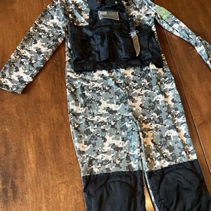 Military Seal Halloween Costume, 3 pieces, Boys size 12-14, great condition!